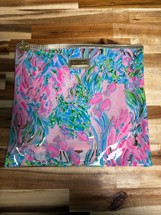 Lilly Pulitzer Handbags - Lilly Pulitzer Clear Best Fishes Beach Pouch - Pink Multi - Water Resistant